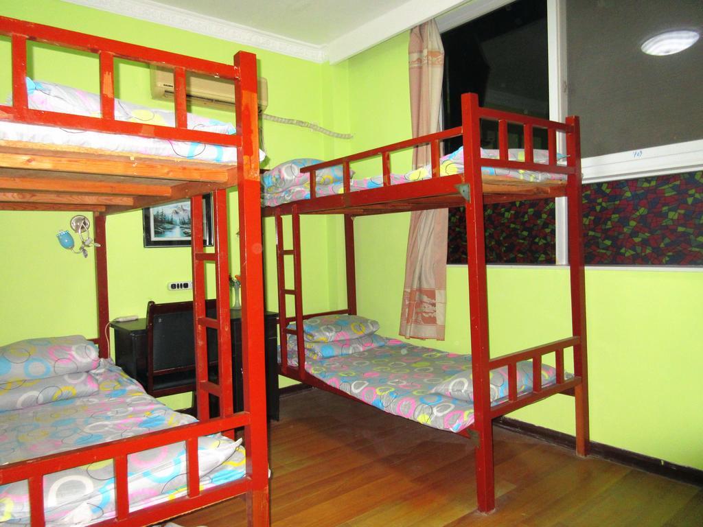 25°C Four Season Youth Hostel Qingdao Bagian luar foto