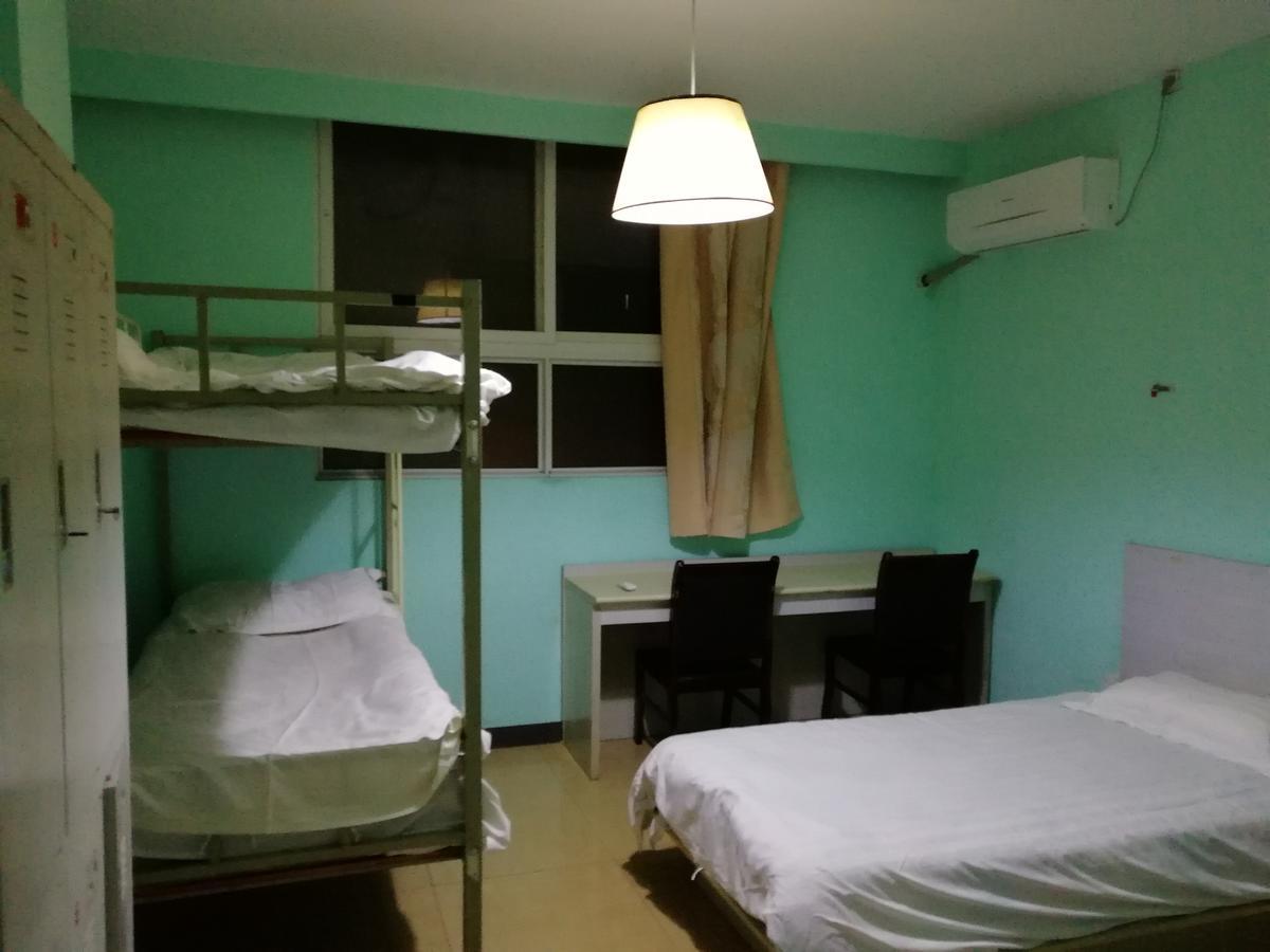 25°C Four Season Youth Hostel Qingdao Bagian luar foto